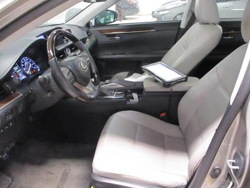 2017 Lexus ES 350 Base