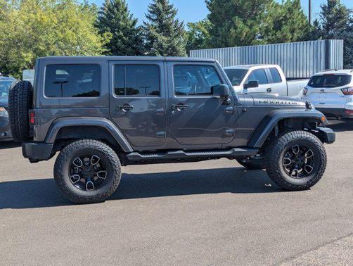 2017 Jeep Wrangler Unlimited Smoky Mountain 4x4