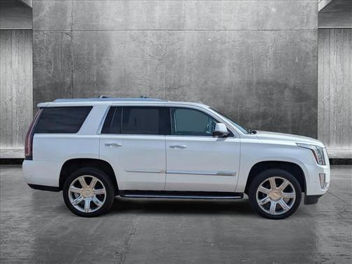 2018 Cadillac Escalade Luxury