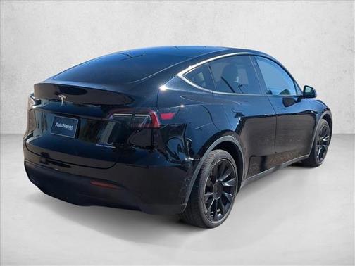 2022 Tesla Model Y Long Range Dual Motor All-Wheel Drive