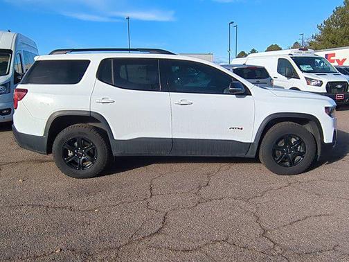 2023 GMC Acadia AWD AT4