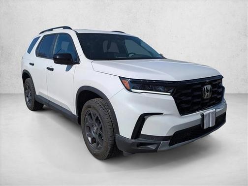 Platinum White Pearl 2025 Honda Pilot TrailSport