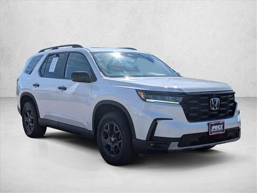 Platinum White Pearl 2025 Honda Pilot TrailSport