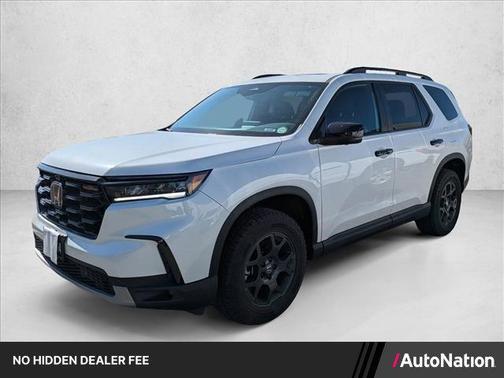 Platinum White Pearl 2025 Honda Pilot TrailSport