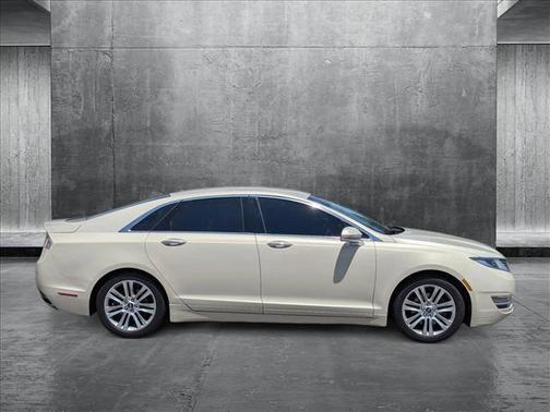 2016 Lincoln MKZ Base