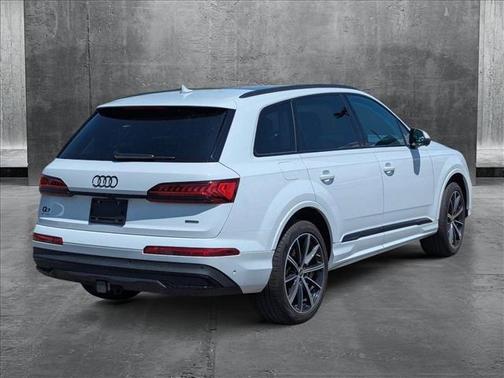 2023 Audi Q7 55 Premium Plus