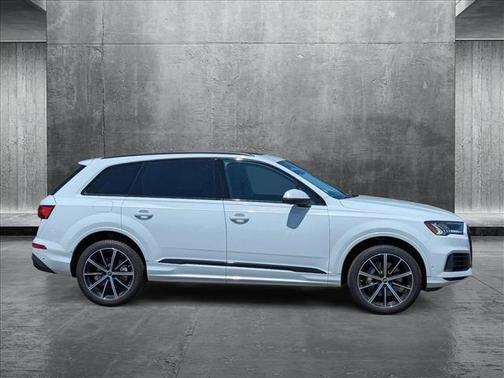 2023 Audi Q7 55 Premium Plus
