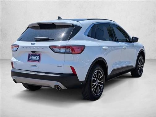 Oxford White 2022 Ford Escape SEL