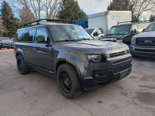 2025 Land Rover Defender 130 P400 X-Dynamic SE