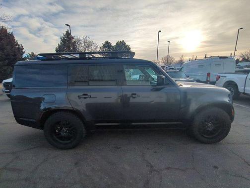 2025 Land Rover Defender 130 P400 X-Dynamic SE