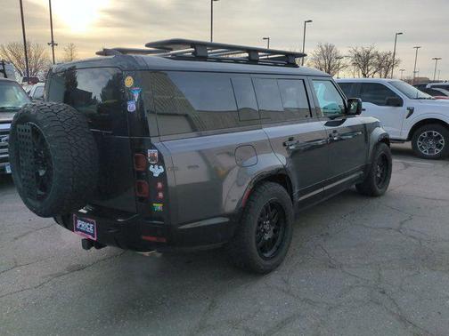 2025 Land Rover Defender 130 P400 X-Dynamic SE