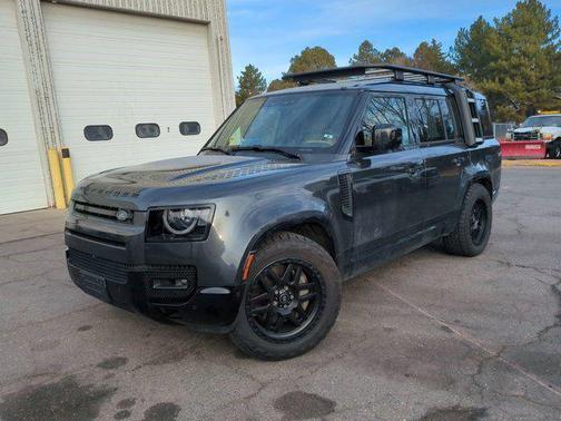 2025 Land Rover Defender 130 P400 X-Dynamic SE