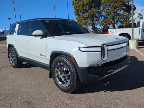 2023 Rivian R1S Adventure