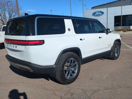 2023 Rivian R1S Adventure