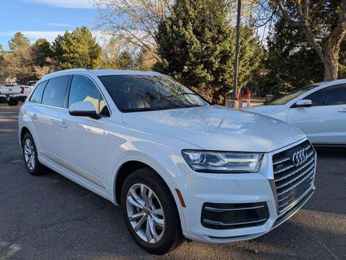 Glacier White Metallic 2019 Audi Q7 45 Premium