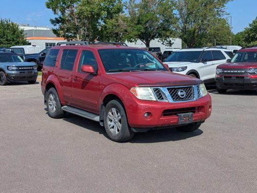 2010 Nissan Pathfinder SE