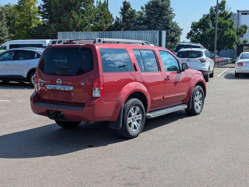 2010 Nissan Pathfinder SE