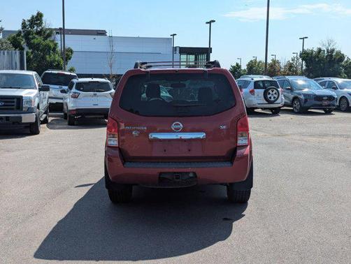 2010 Nissan Pathfinder SE