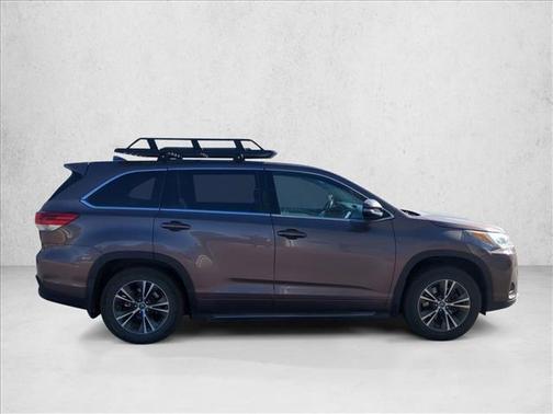 2017 Toyota Highlander LE Plus