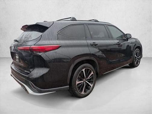 Midnight Black Metallic 2021 Toyota Highlander XSE