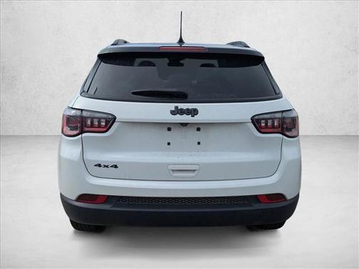 Bright White Clearcoat 2023 Jeep Compass Latitude