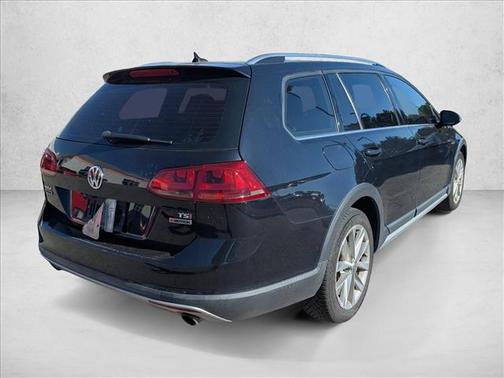 Deep Black Pearl 2017 Volkswagen Golf Alltrack TSI SE