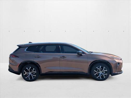 2025 Toyota Crown Signia XLE