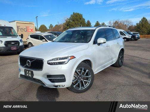 2016 Volvo XC90 T6 Momentum