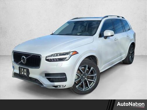 2016 Volvo XC90 T6 Momentum