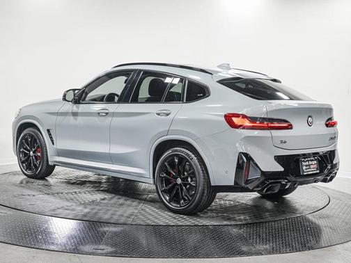 2022 BMW X4 M40i