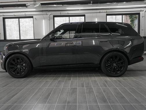 2023 Land Rover Range Rover P530 SE