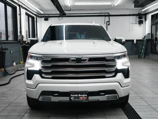 2022 Chevrolet Silverado 1500 High Country