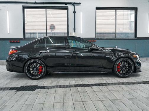 2024 Mercedes-Benz AMG C 63 S E Performance