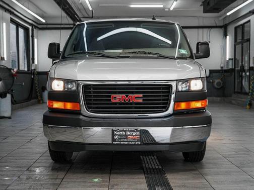 2017 GMC Savana 3500 LT