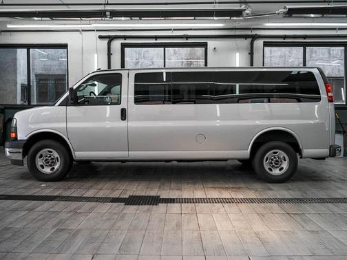 2017 GMC Savana 3500 LT