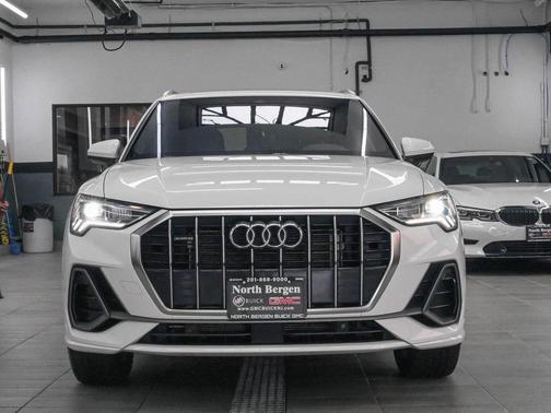2023 Audi Q3 45 S line Premium