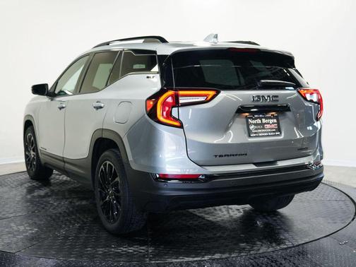 Sterling 2023 GMC Terrain SLT
