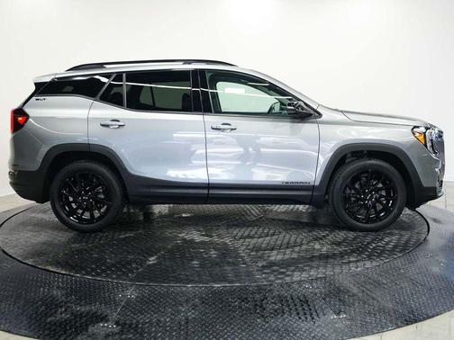 Sterling 2023 GMC Terrain SLT