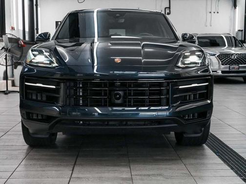 2024 Porsche Cayenne Base