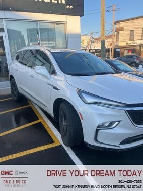 2023 Buick Enclave Essence
