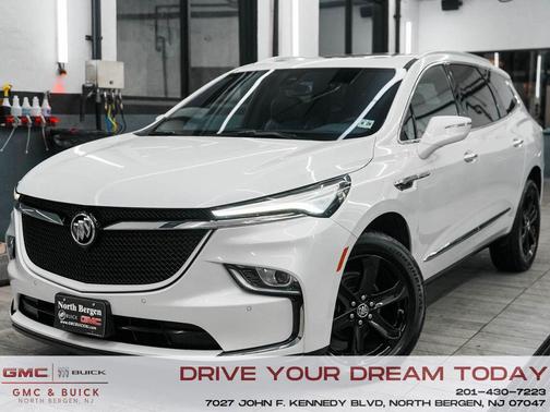 2023 Buick Enclave Essence