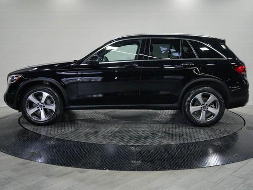 Black 2022 Mercedes-Benz GLC 300 Base 4MATIC