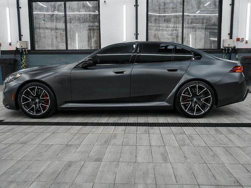 2025 BMW M5 Base