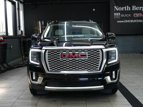 Onyx Black 2023 GMC Yukon XL Denali