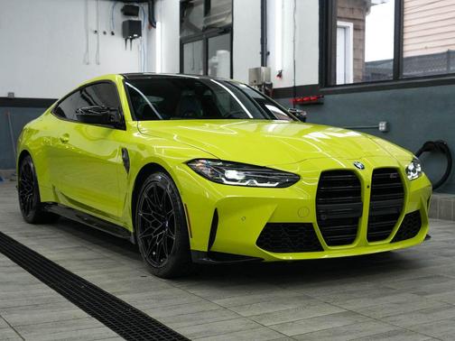Sao Paulo Yellow 2023 BMW M4 Competition xDrive