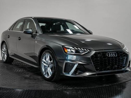 2023 Audi A4 45 S line quattro Premium