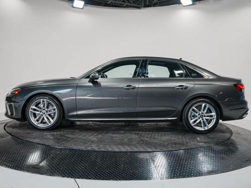 2023 Audi A4 45 S line quattro Premium