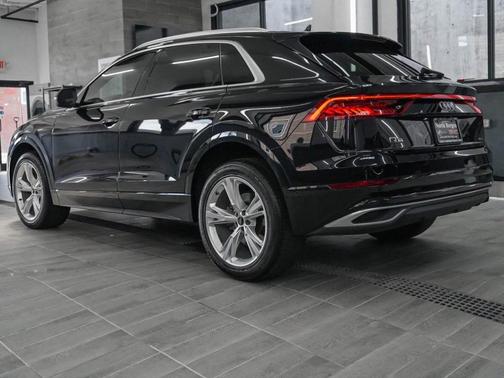 2022 Audi Q8 55 Premium
