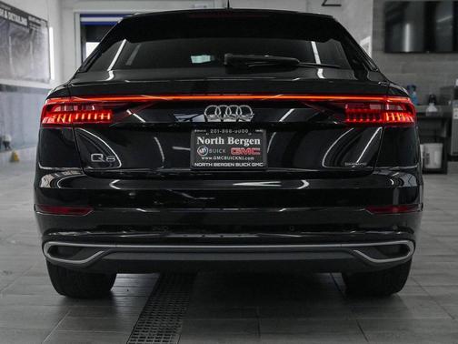 2022 Audi Q8 55 Premium