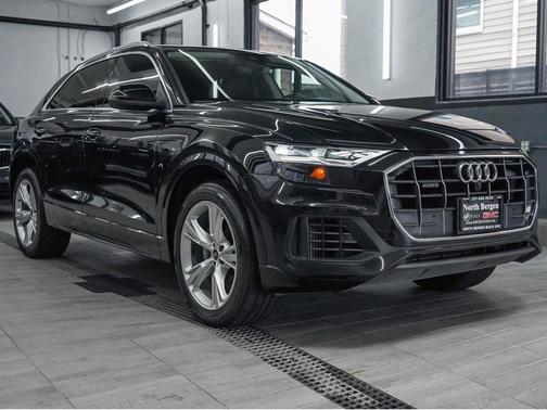 2022 Audi Q8 55 Premium